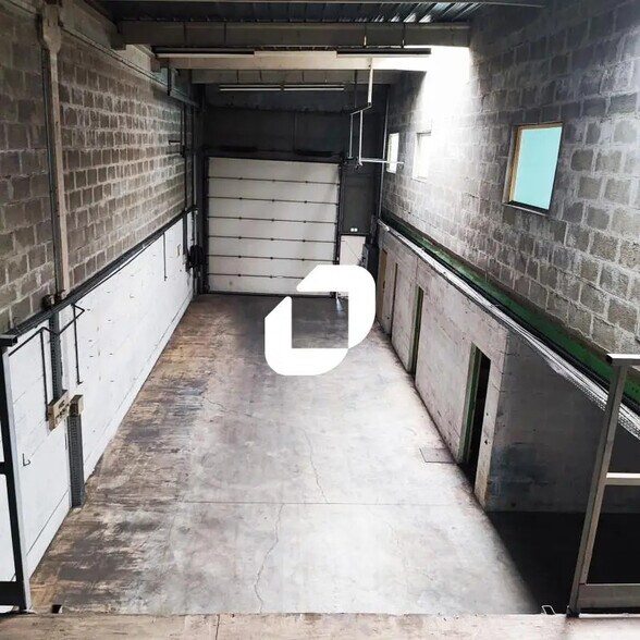 Flex in Valenton for lease - Interior Photo - Image 2 of 8