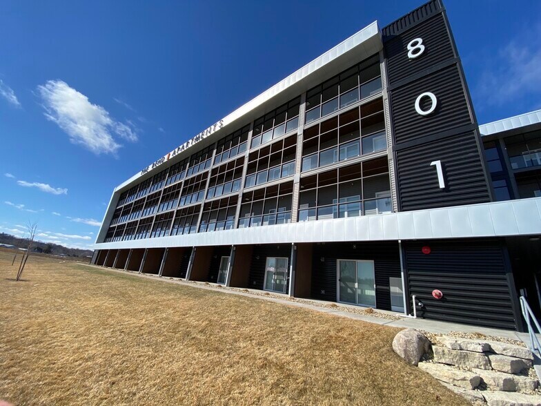 801 Bend Blvd, East Moline, IL 61244