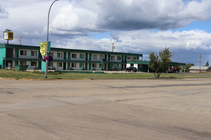 4710 50 St, Valleyview, AB T0H 3N0