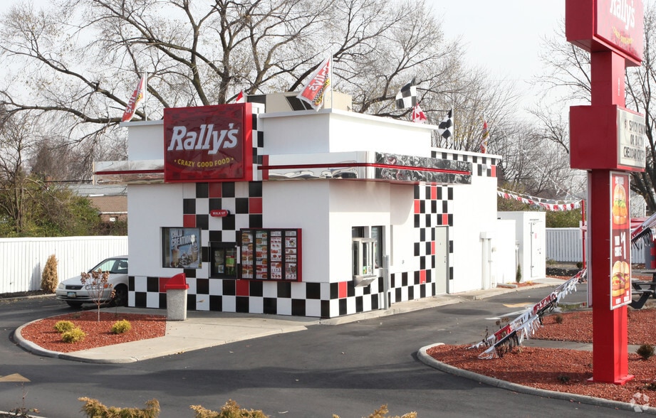 700 Georgesville Rd, Columbus, OH for lease - Primary Photo - Image 1 of 4