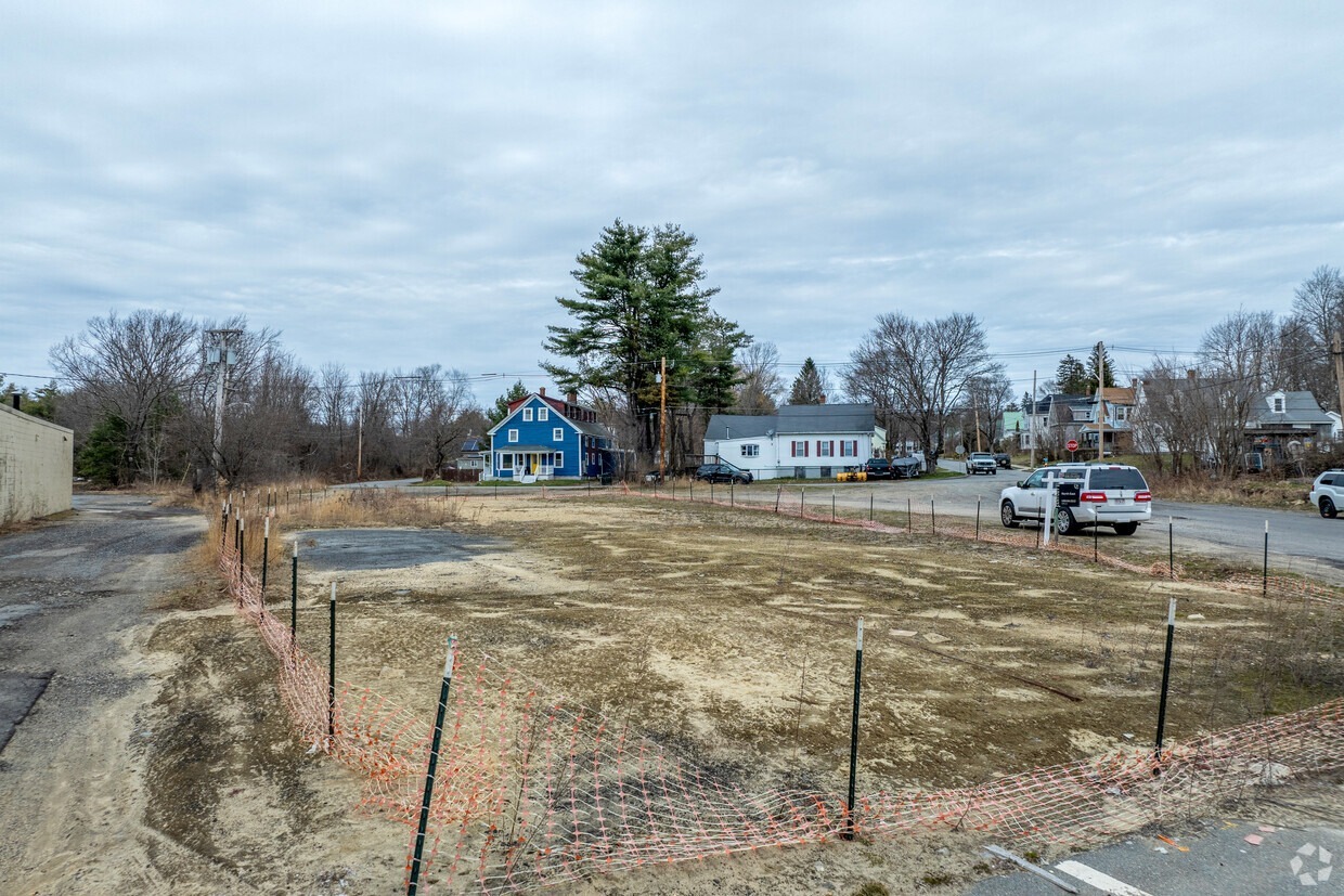 2 Juniper St, Winchendon, MA for sale Primary Photo- Image 1 of 7