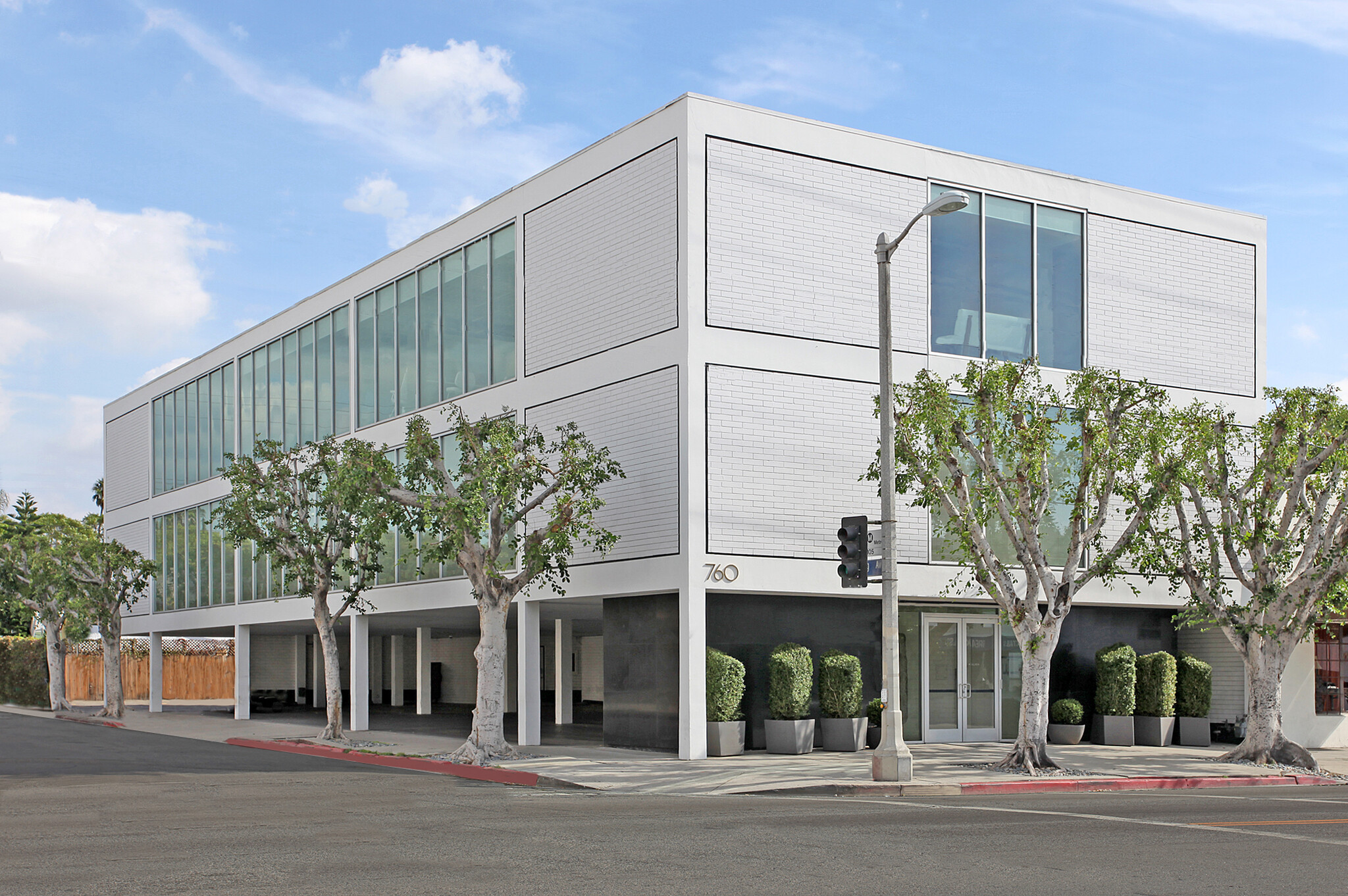 760 N La Cienega Blvd, Los Angeles, CA for sale Building Photo- Image 1 of 1