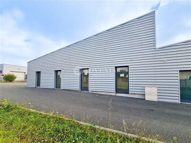Flex in Plérin for lease - Building Photo - Image 2 of 12