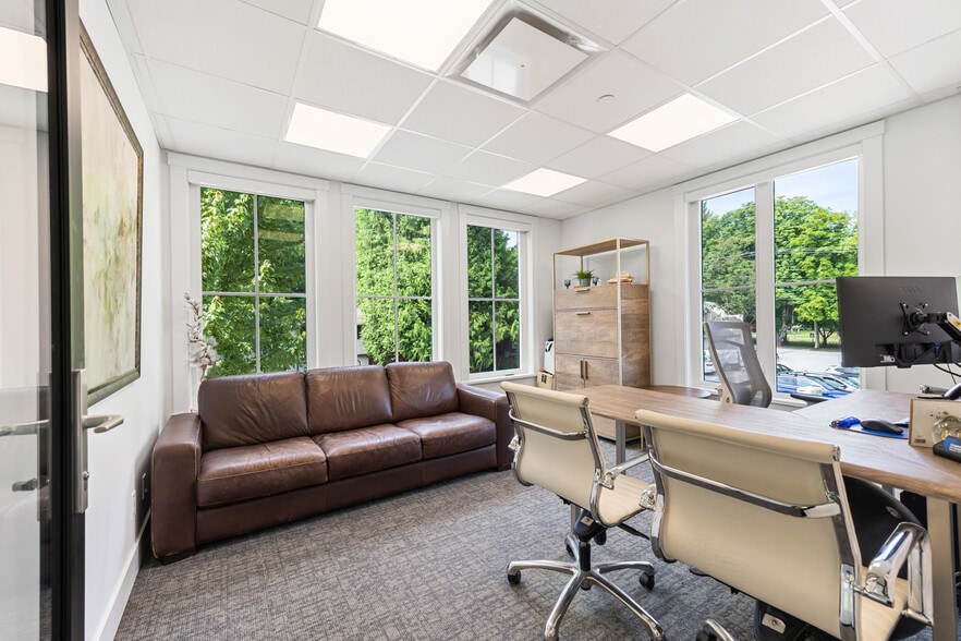 23189 Francis Ave, Langley, BC for sale - Interior Photo - Image 3 of 5