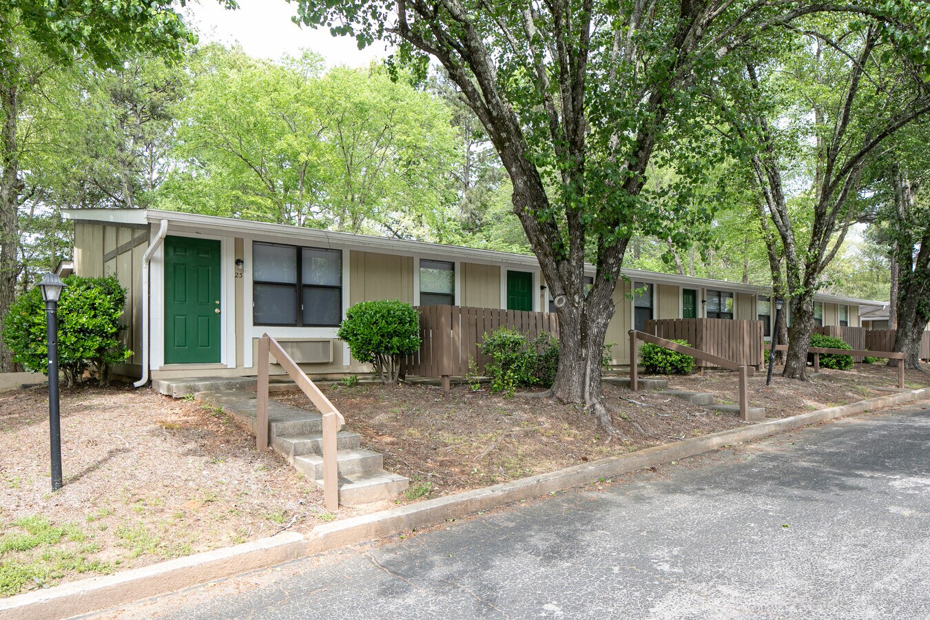 481 Hambrick Rd, Stone Mountain, GA 30083