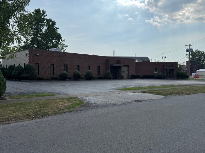 661 Erie Ave, North Tonawanda, NY for lease - Building Photo - Image 2 of 3