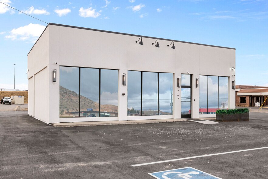 267 Bear River Dr, Evanston, WY 82930