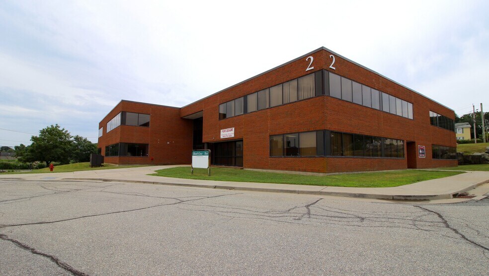 2 Shaws Cv, New London, CT for sale - Building Photo - Image 1 of 51