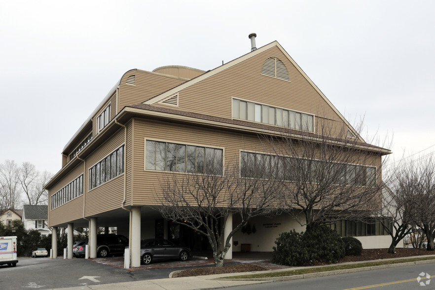 30 Jelliff Ln, Southport, CT for lease - Primary Photo - Image 1 of 2