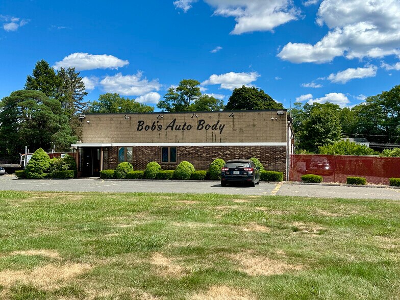 390 New State Rd, Manchester, CT for lease - Building Photo - Image 1 of 8