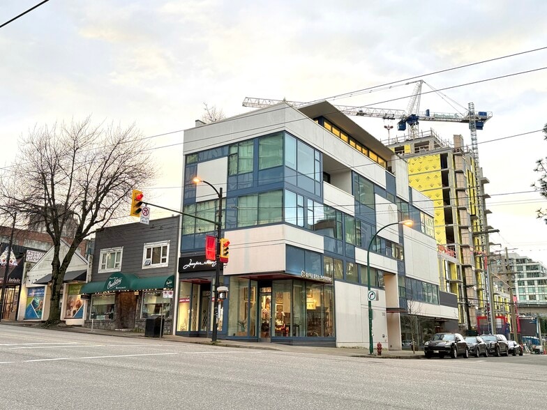 2203 Granville St, Vancouver, BC for lease - Building Photo - Image 1 of 5