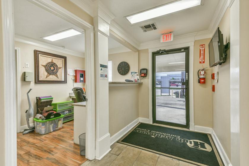 9608 Spencer Hwy, La Porte, TX for sale - Building Photo - Image 2 of 10