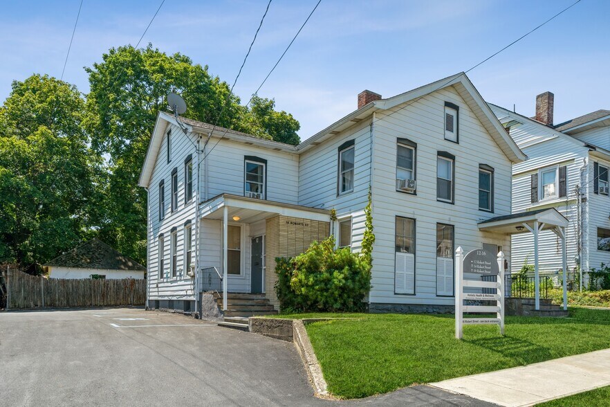 14 Roberts St, Middletown, NY for sale - Building Photo - Image 1 of 1
