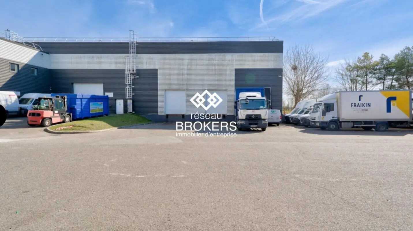 Industrial in Roissy-en-France for lease Building Photo- Image 1 of 3