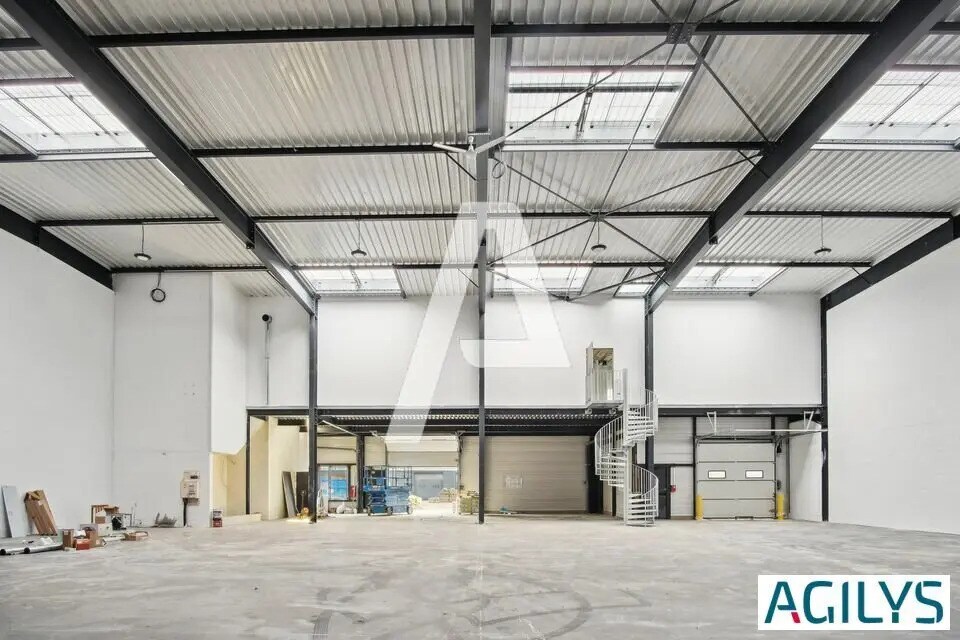 Flex in Courtry for sale Interior Photo- Image 1 of 6