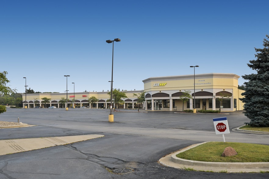 6510-6590 W Brown Deer Rd, Milwaukee, WI for lease - Building Photo - Image 2 of 16