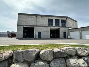 4612 W 7000 S, West Jordan, UT for lease Interior Photo- Image 2 of 9