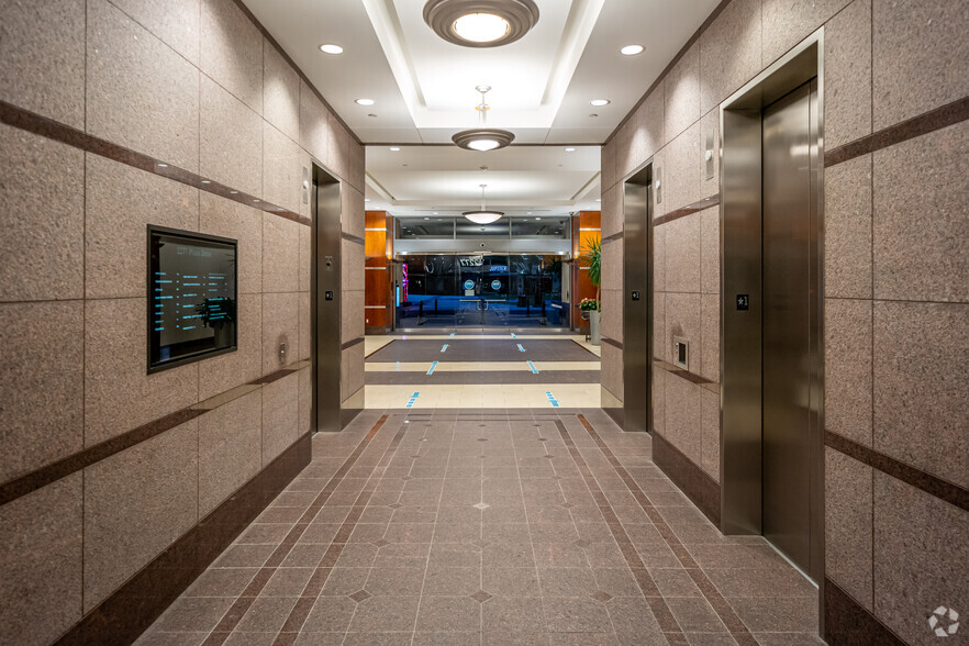 2277 Plaza Dr, Sugar Land, TX for lease - Lobby - Image 3 of 7