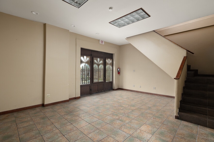 101 N Val Verde Rd, Donna, TX for sale - Building Photo - Image 3 of 27