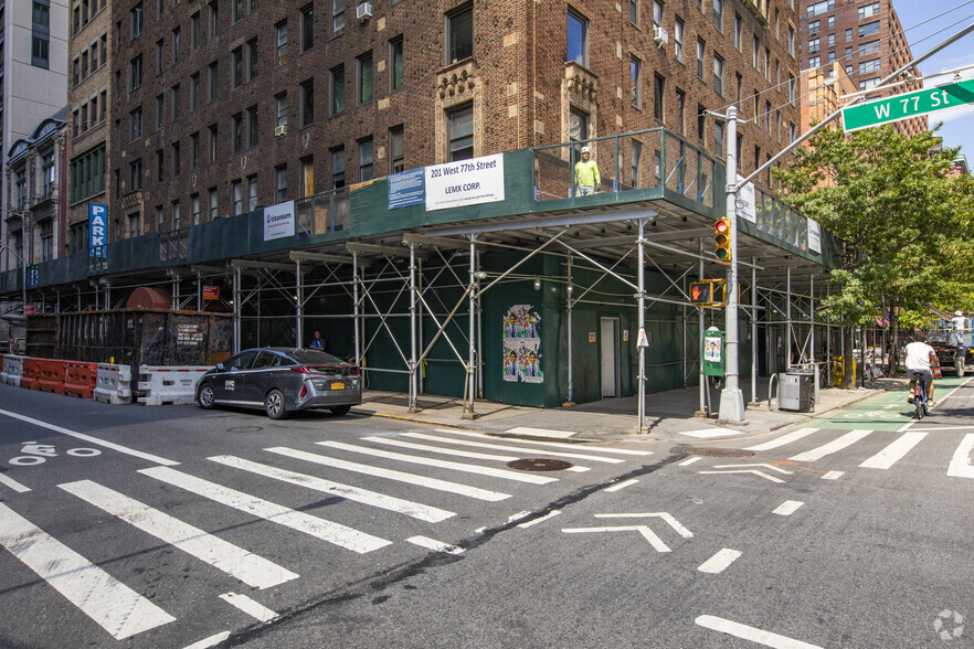 360 Amsterdam Ave, New York, NY for lease - Building Photo - Image 2 of 7