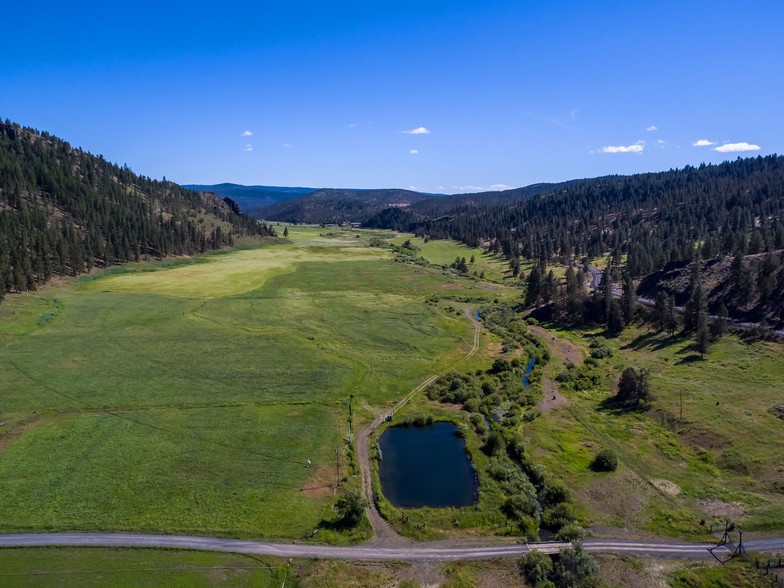 7900 NE Mill Creek Rd, Prineville, OR for sale - Primary Photo - Image 1 of 1