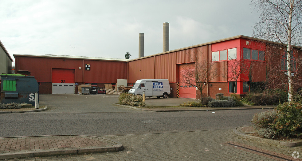 22-23 Woodside Industrial Park, Letchworth Garden City for sale - Primary Photo - Image 1 of 1