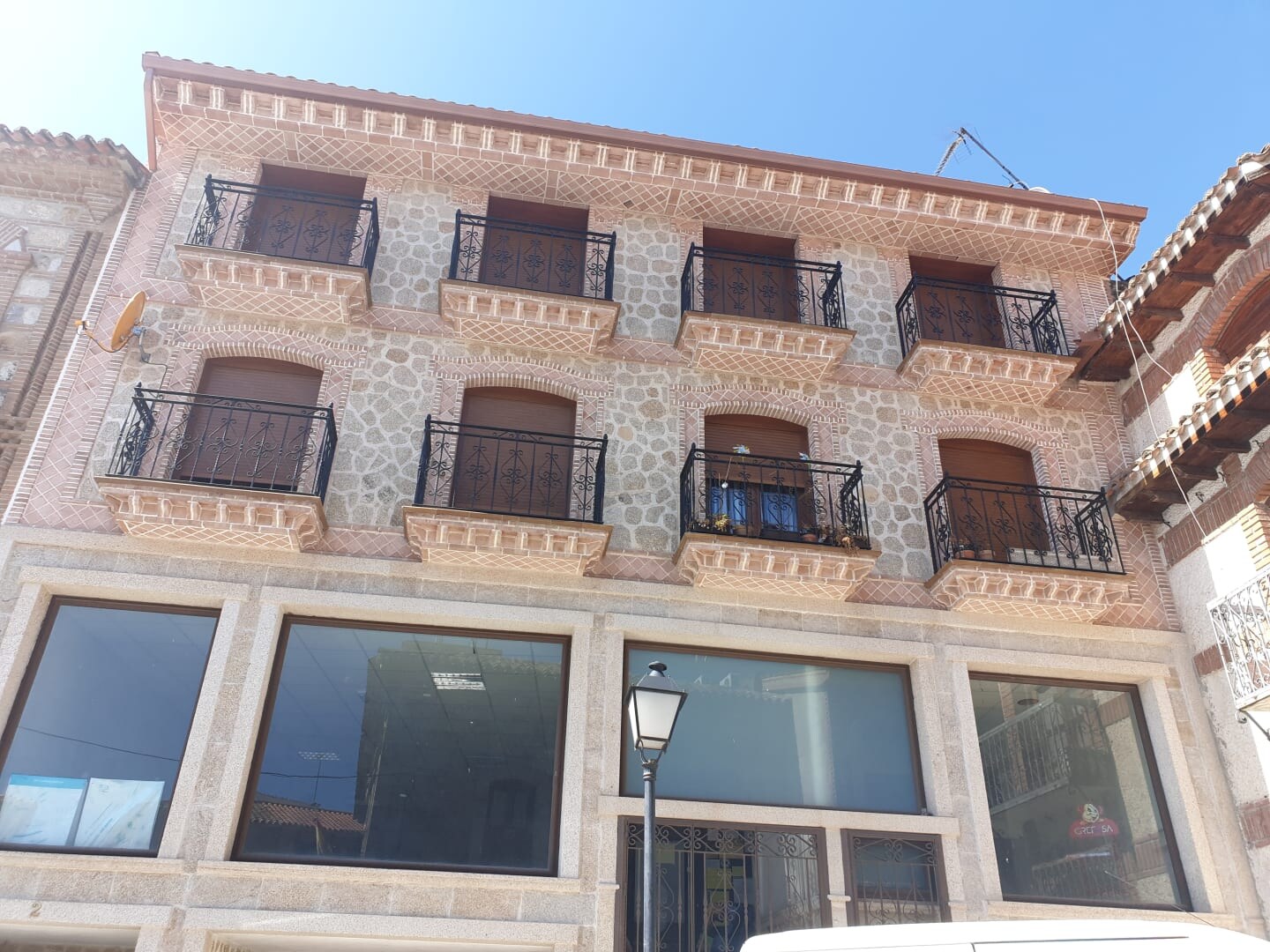 Multifamily in Almorox, Toledo for sale Building Photo- Image 1 of 2