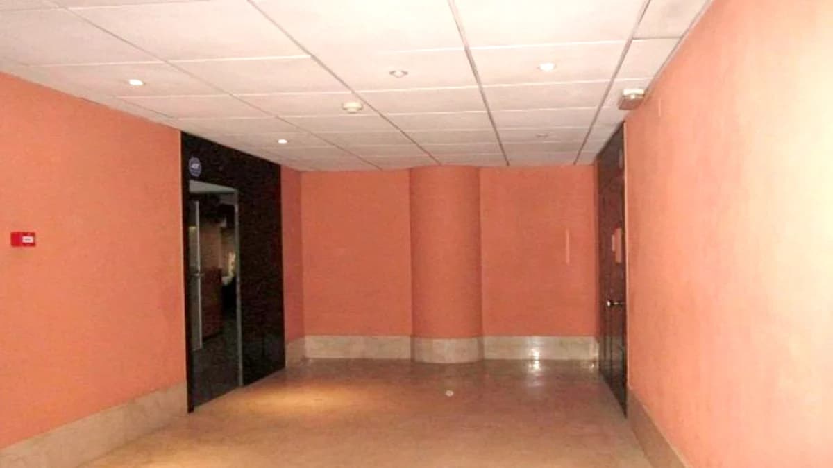 Carrer Francesc Layret, 75, Mollet del Vallès, BAR 08100 - Unit A -  - Interior Photo - Image 1 of 3