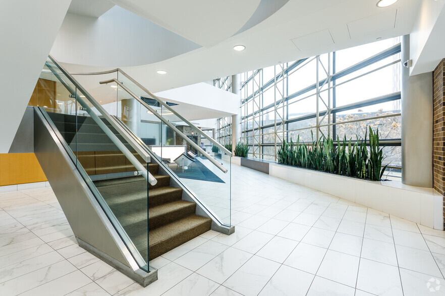 26533 Evergreen Rd, Southfield, MI for lease - Lobby - Image 2 of 18