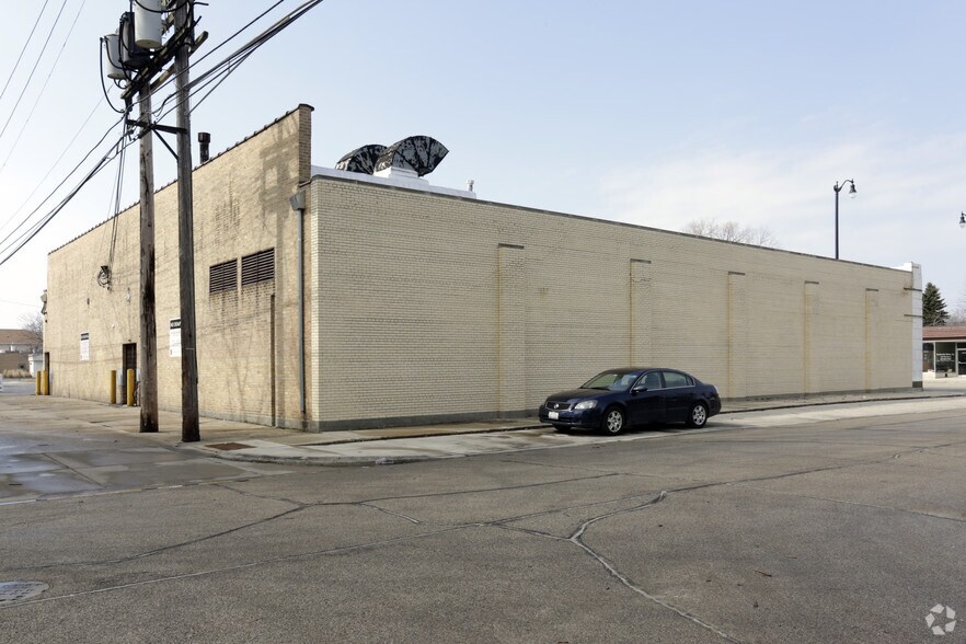 4335 Oakton St, Skokie, IL for lease - Building Photo - Image 2 of 2