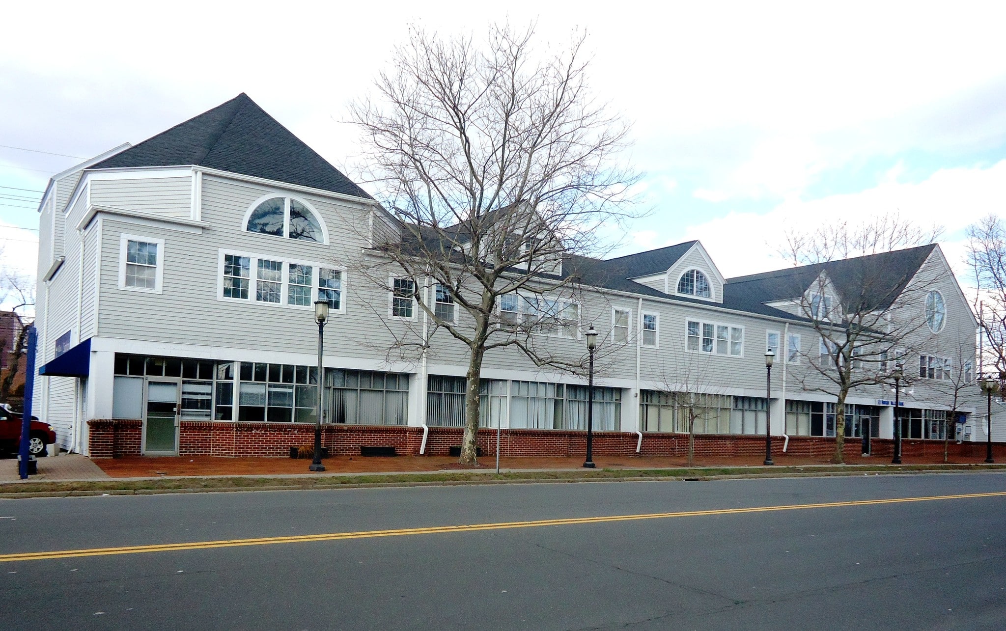 2000 Post Rd, Fairfield, CT 06824 Office for Lease