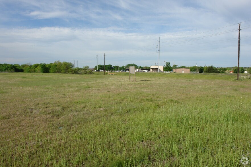 1401 Jack McKay Blvd, Ennis, TX for sale - Building Photo - Image 2 of 10