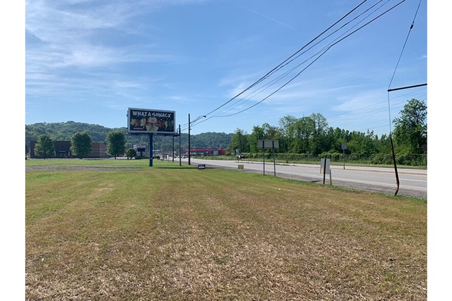 1620 Main St, Follansbee, WV for sale - Building Photo - Image 3 of 12