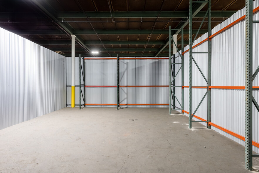 ReadySpaces Saddle Brook - Warehouse