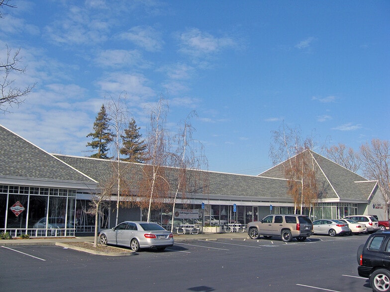 925 Corporate Center Pky, Santa Rosa, CA for lease - Building Photo - Image 2 of 8
