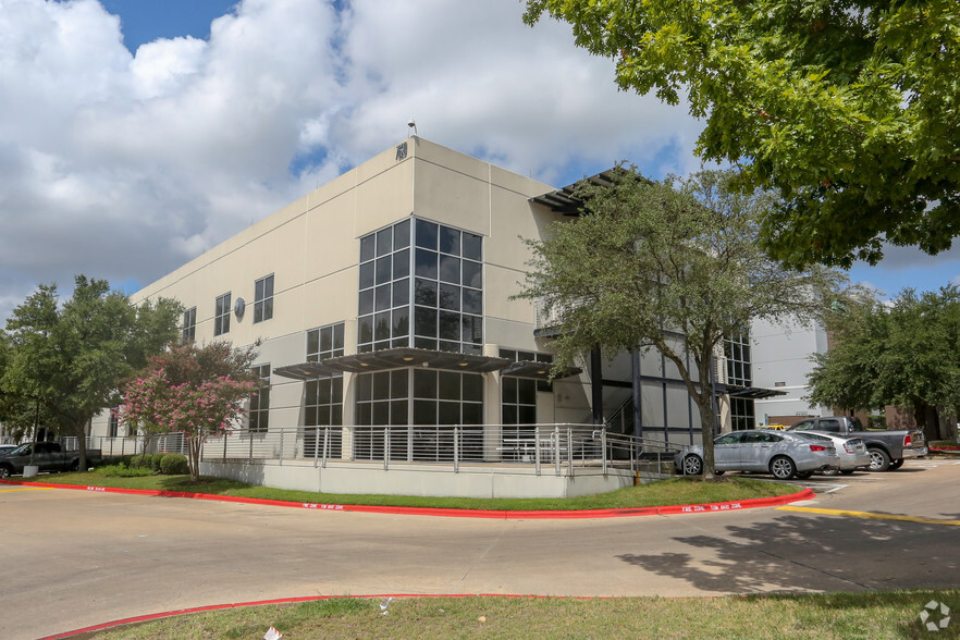 7620 Metro Center Dr, Austin, TX 78744 | LoopNet