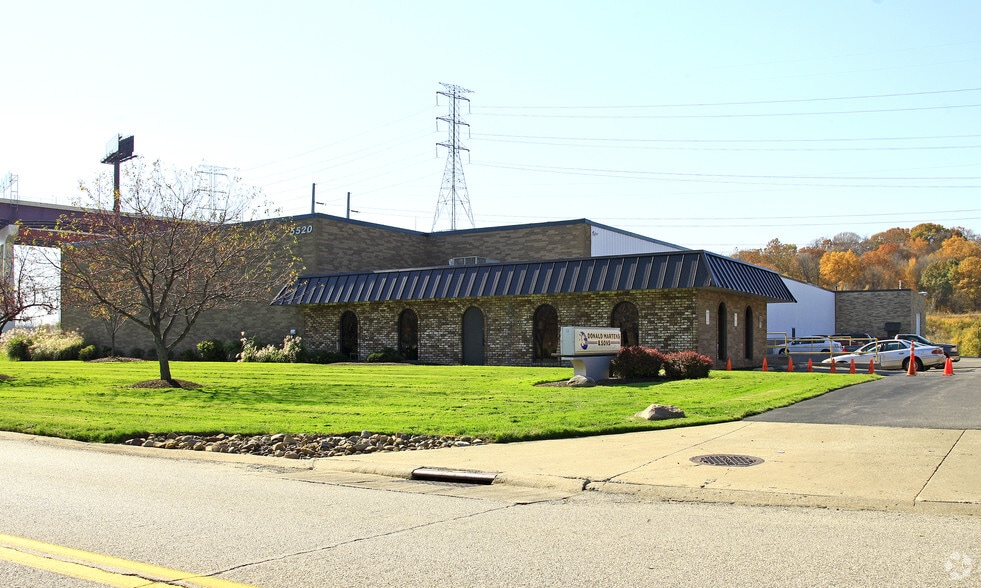 5520 Cloverleaf Pky, Valley View, OH 44125