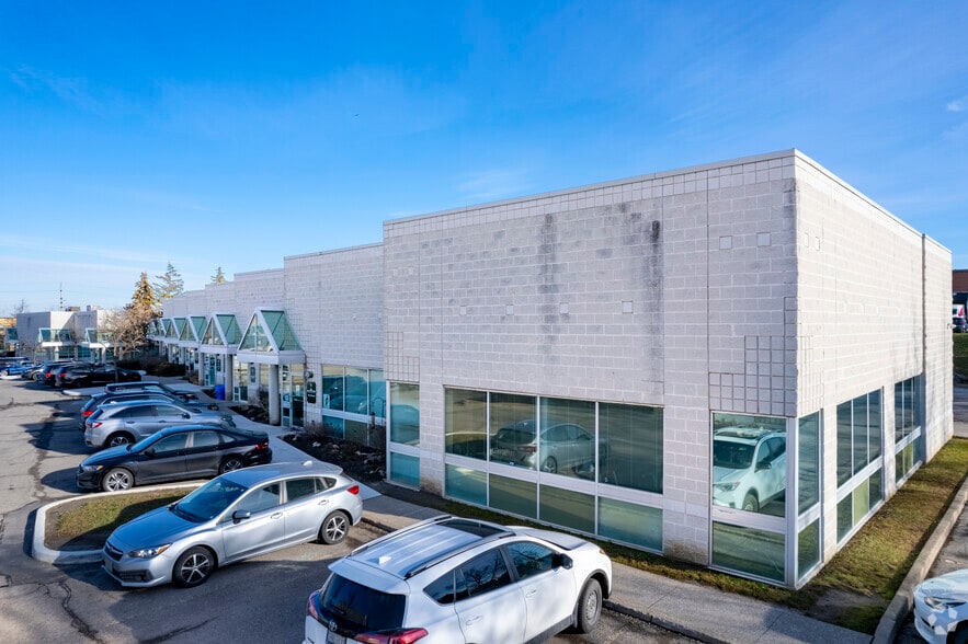 2160 Dunwin Dr, Mississauga, ON for sale - Primary Photo - Image 1 of 1