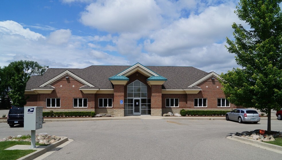 48801 Romeo Plank Rd, Township, MI 48044