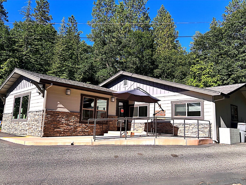 17120 Placer Hills Rd, Meadow Vista, CA for sale - Primary Photo - Image 1 of 4