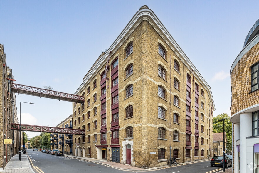 73 Wapping High St, London for sale - Primary Photo - Image 1 of 1