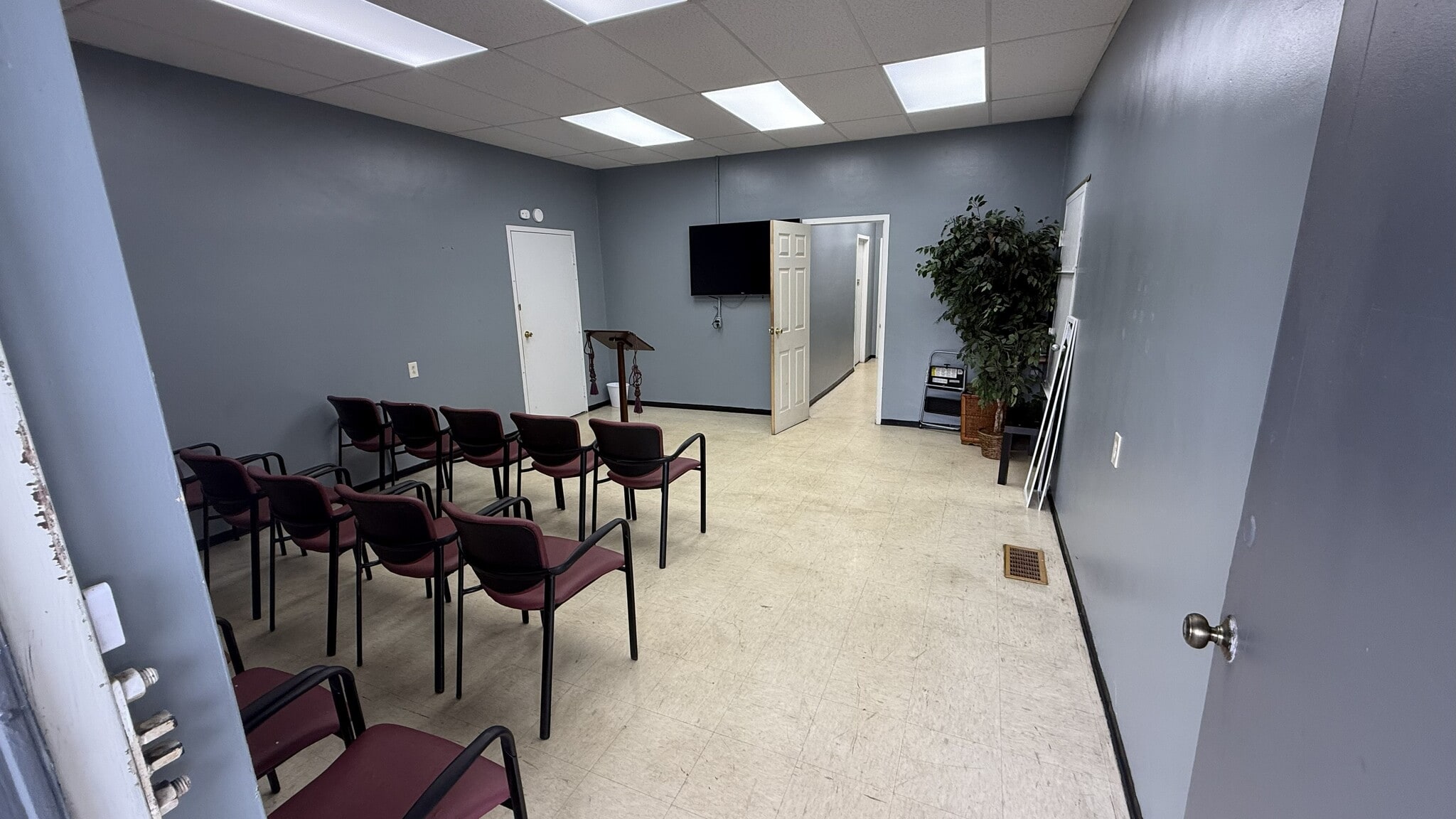 2921-2937 Gibbon Rd, Charlotte, NC for lease Interior Photo- Image 1 of 10