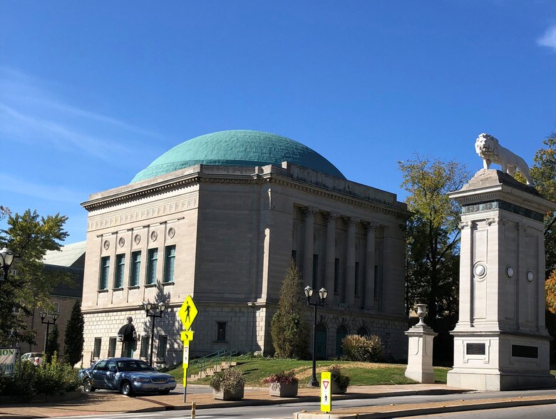 6900 Delmar Blvd, University City, MO 63130