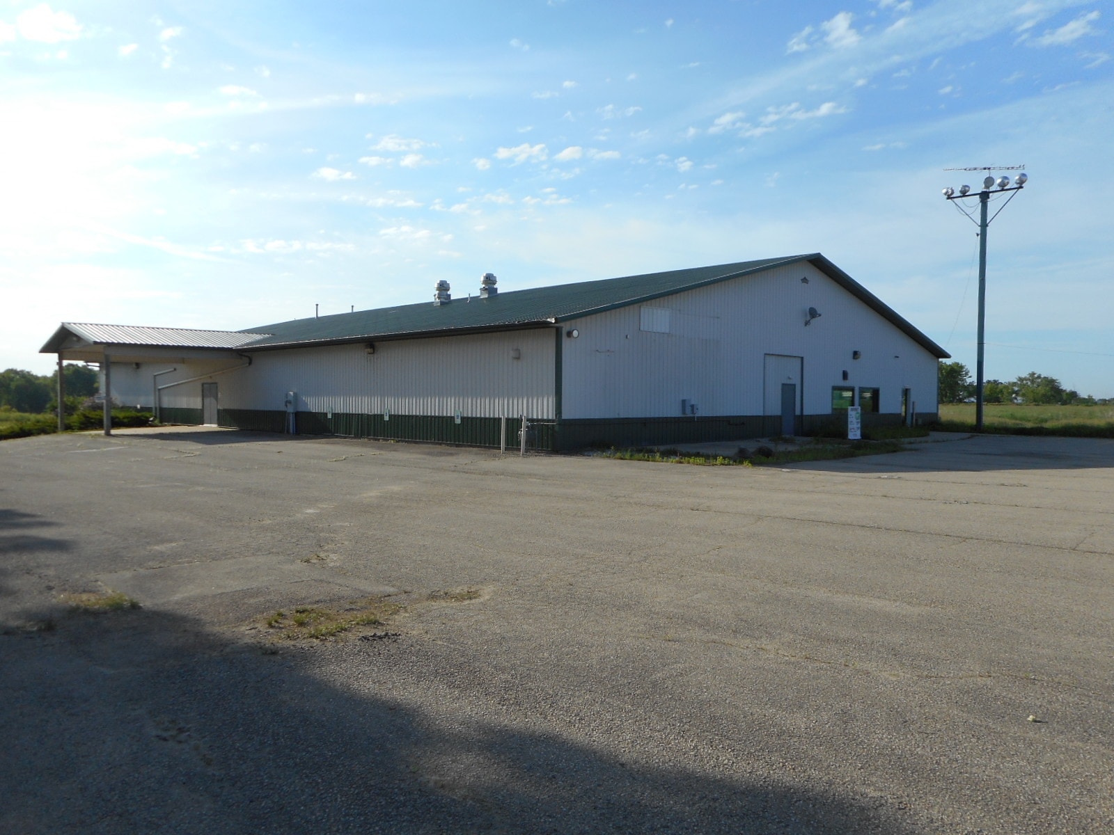 5850 State Road 76, Oshkosh, WI for sale Building Photo- Image 1 of 1