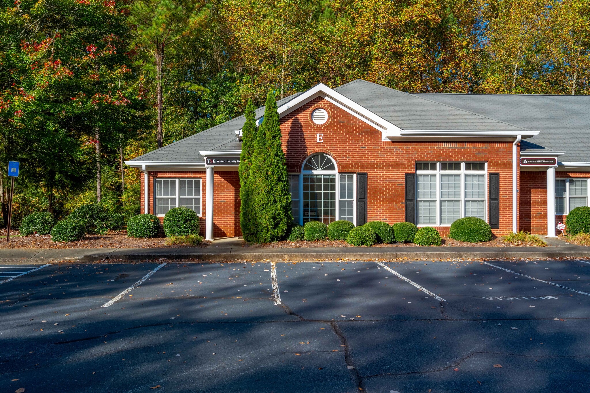 500 Sun Valley Dr, Roswell, GA for lease Building Photo- Image 1 of 17