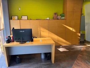 Retail in Figueres, Gerona for lease Interior Photo- Image 2 of 7