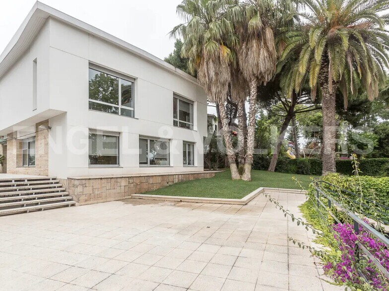 Office in Barcelona, Barcelona for sale - Building Photo - Image 2 of 5