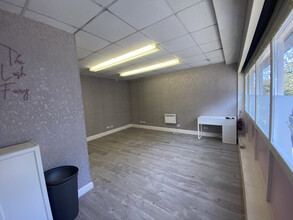 86 High St, Gateshead for lease Interior Photo- Image 2 of 4