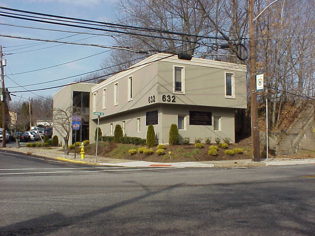 632 Pompton Ave, Cedar Grove, NJ 07009