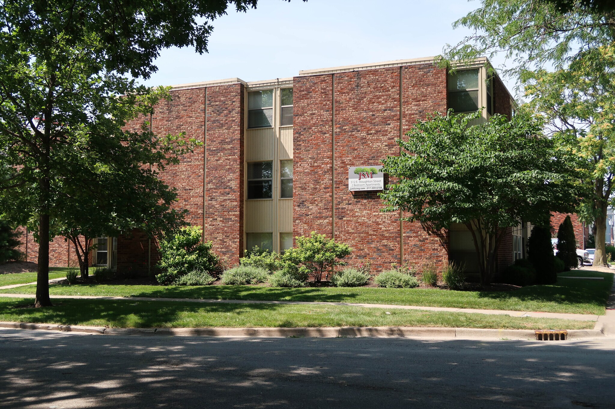 512 E Stoughton St, Champaign, IL for sale Primary Photo- Image 1 of 1